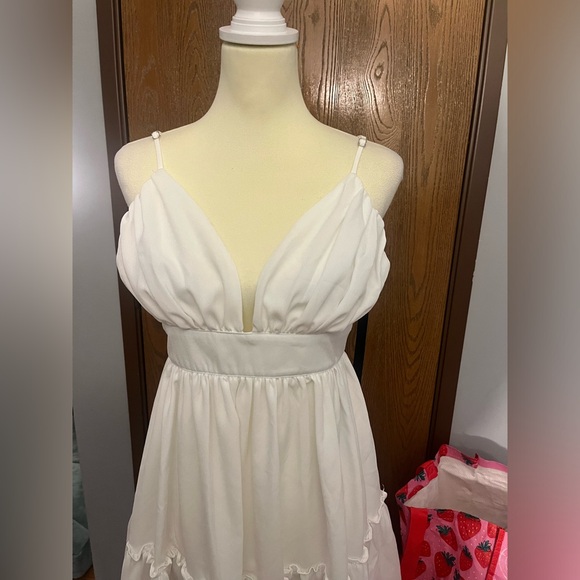 PrettyLittleThing White Ruched Frill Detail Mini Dress Size 12 NWT - Picture 2 of 6